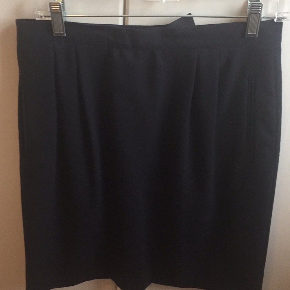 Skirt navy blue size 12 Liz Claiborne petite